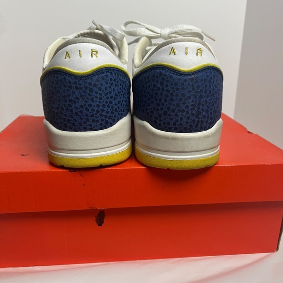 Nike Air Assault Men’s 11.5 White Zest Academy Blue 316421-171 w/ Original Box - Picture 7 of 9